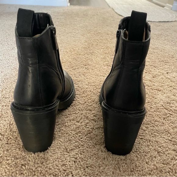 Dr. Marten’s Magdalena Lug Sole Heels Booties Black Leather Size 8 - Picture 4 of 12